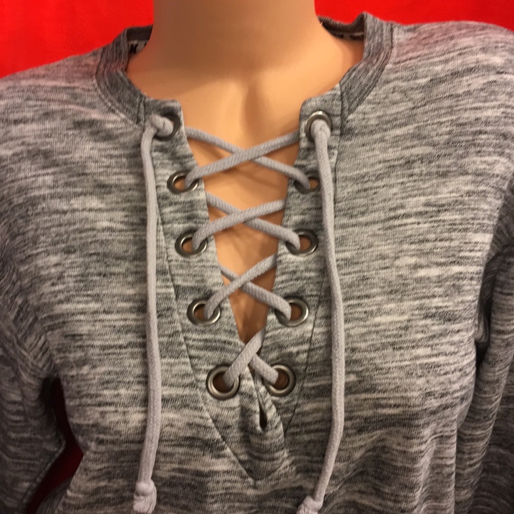 🛑SOLD🛑 Vs Pink Lace-Up Pullover Sweatshirt NEW - Picture 3 of 8